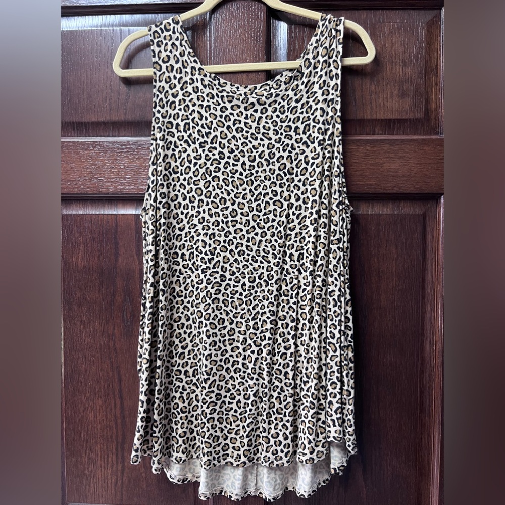 Leopard color tank. Old navy XL Luxe